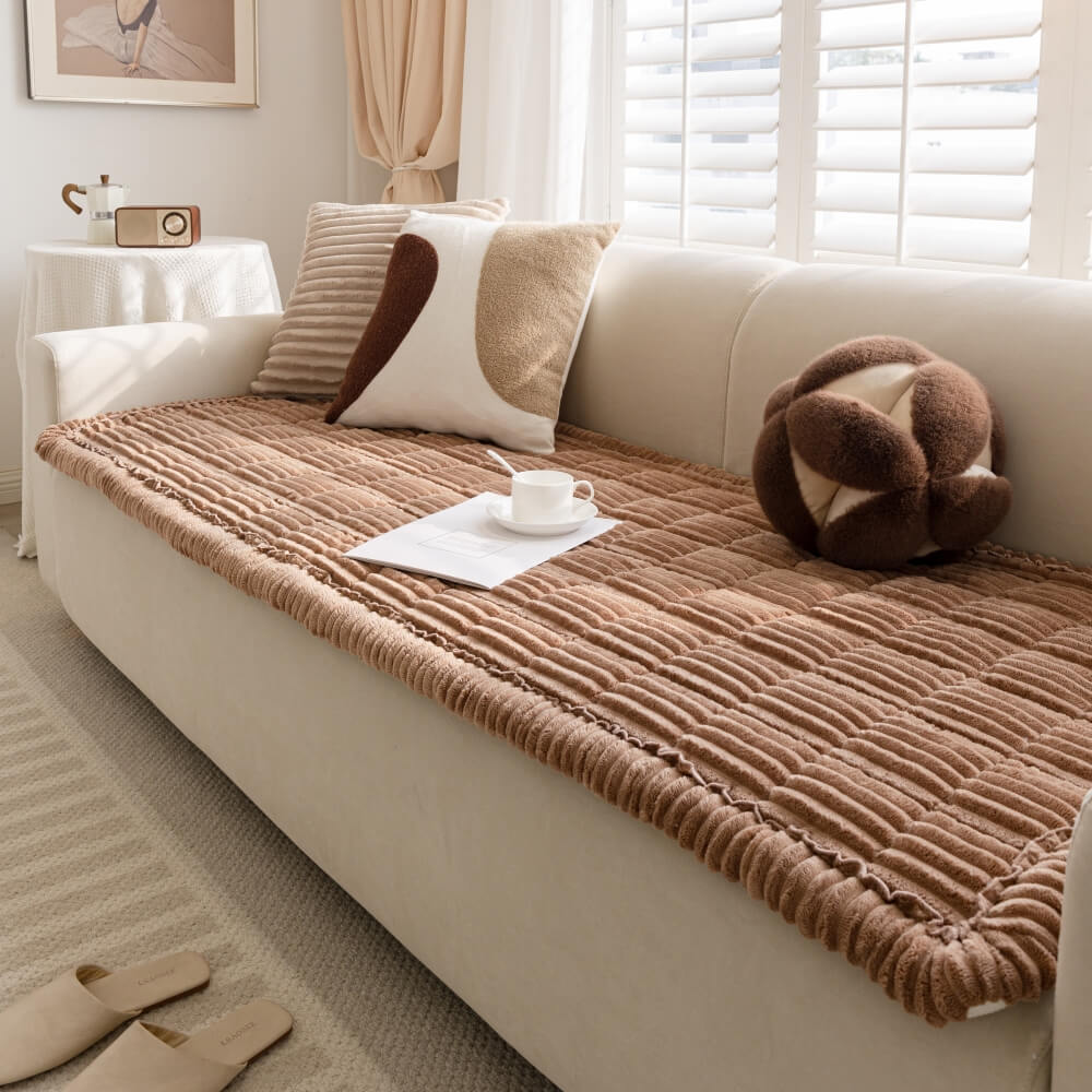 PlushGuard™ – Protector de Sofá Ultrasuave para Mascotas | Franela Premium, Antideslizante y Lavable