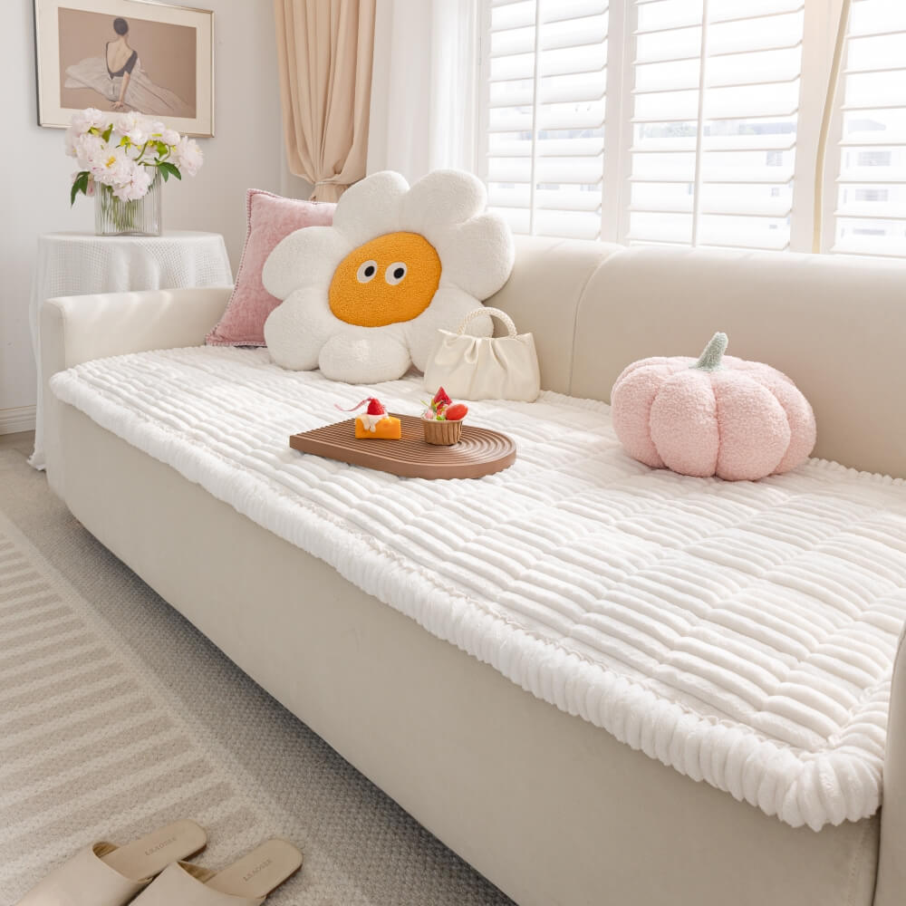 PlushGuard™ – Protector de Sofá Ultrasuave para Mascotas | Franela Premium, Antideslizante y Lavable